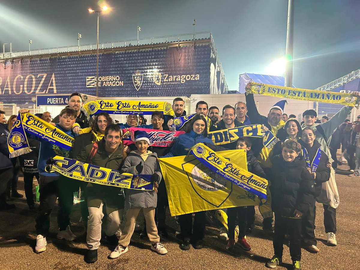 anticueva11's tweet photo. ✈️ON TOUR⚽
Esta jornada tuvimos presencia #Anticueva en el Ibercaja Estadio y la suerte de visitar Zaragoza.
Gracias al marcador y la compañía de @amanaoszgz se nos olvidó rápido el frío que pasamos por tierras mañas 💛💙
#AnticuevaOnTour
#RealZaragozaCadiz https://t.co/370jXUJXlV