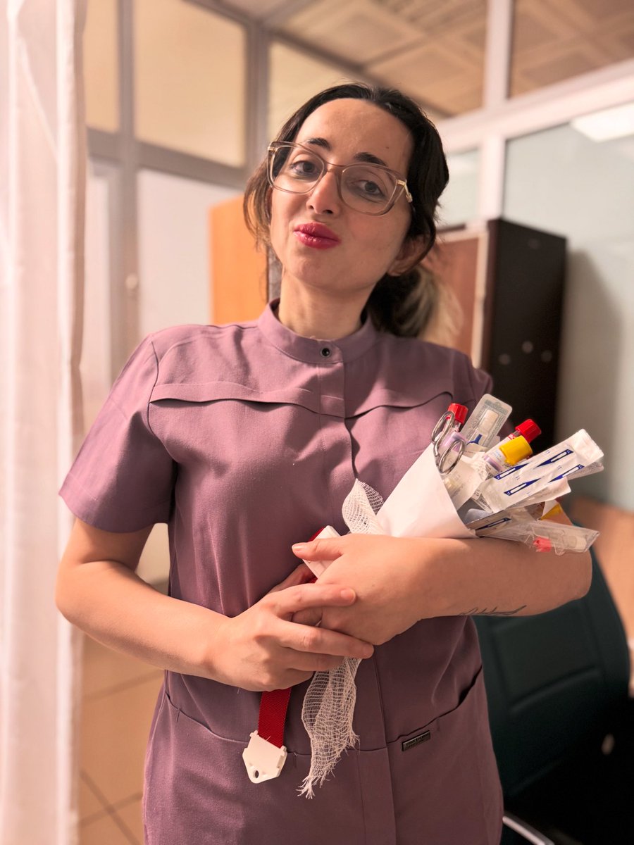 Hemşirenin kokinası böyle olur mu?..🤭Şifa niyetine 😊💐🎄 #nurse #crismiss #kokinaçiçeği #nöbet #hemsire