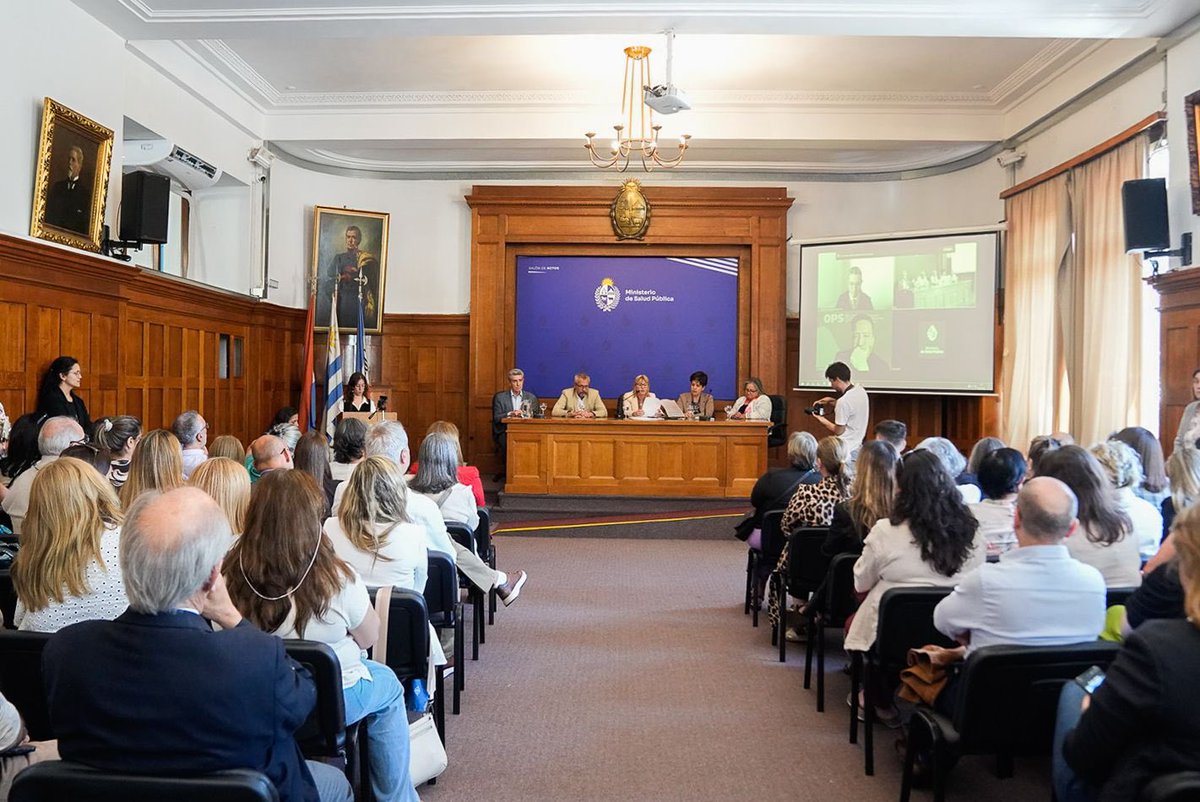 LustembergC's tweet photo. Hoy es un día muy especial para mí.
Presentamos la Dirección de Enfermería del @MSPUruguay , un paso largamente trabajado y profundamente necesario.

La enfermería es la columna vertebral de nuestro sistema de salud: está cerca de las personas, sostiene los cuidados todos los días y conoce mejor que nadie lo que pasa en el territorio.

Que su voz tenga un lugar en la toma de decisiones es un acto de justicia y una apuesta a un sistema de salud más humano, equitativo y centrado en el cuidado.
Me genera un enorme orgullo ser parte de este avance.