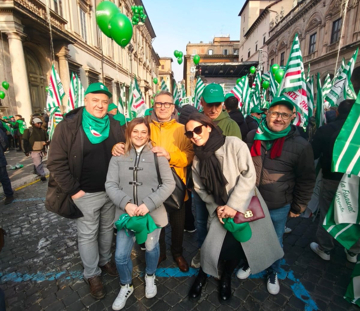 DSantini74's tweet photo. 13.12.25 @CislNazionale #Roma #iLCamminoDeLLaResponsabiLità #Manifestazione #ResponsabiLità #PattoSociaLe. Con @DanFumarola , con @cislmarche, con @M_Ferracuti anche #SGSantini #FaiMarche #Segreteria #DeLegati #Operatori #CoLLaboratori . https://t.co/JkAzVysxaY