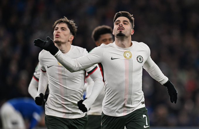 بيدرو نيتو يضيف الهدف الثاني لتشيلسي ويعيد الأفضلية للبلوز في المباراة.. كارديف سيتي 1 12 تشيلسي 