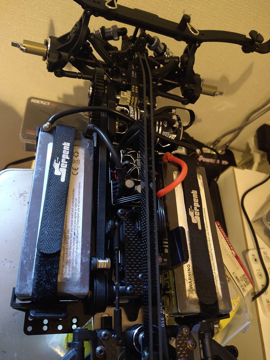 daichie2's tweet image. 完成！

超イケメンだな👍。
走行が楽しみ😁。

#Serpent #viper_990e_evo