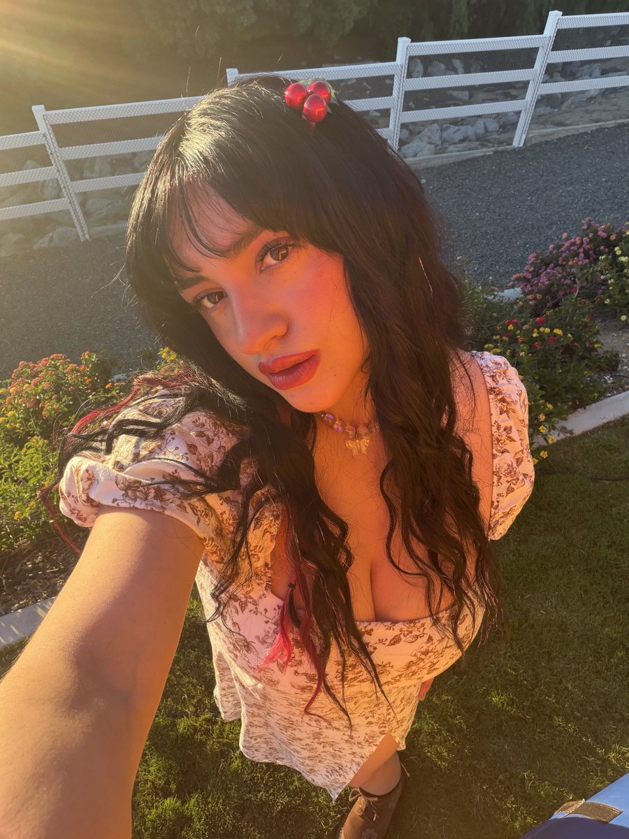 Do you want to spoil me? #spoiled #spoiledbrat #brat #hellokittygirl #kawaii #anime #waifu #demonslayer #hentai #nsfw #content #contentcreator #hotvideoviral #spidermanvideo #sophierain #leakedprivatevideo #belledelphin