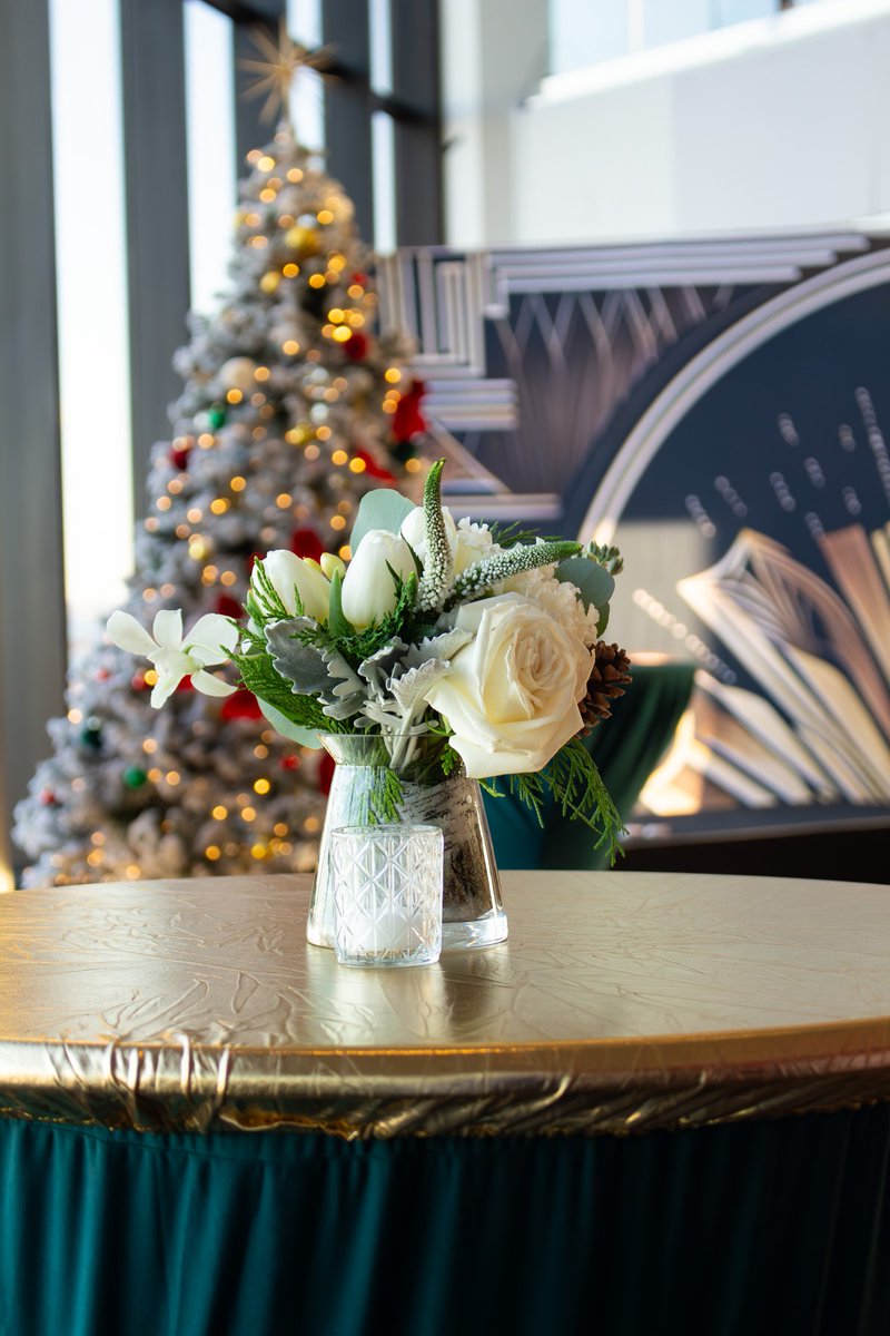 stapletonfloral's tweet photo. Winter whites, lush holiday greens &amp; woodland details set the tone for this timeless celebration. From cocktail florals to statement pieces, every design was created to welcome, gather, and celebrate in style.

#StapletonFloral #BostonFlorist #BostonEvents #HolidayVibes https://t.co/h77Wj88tHe