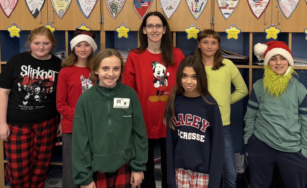 MeghanVanderPyl's tweet photo. Day 12 of the #districtholidaychallenge-Wear Red or Green-Jolly or Grinchy https://t.co/ePpFzMysqu
