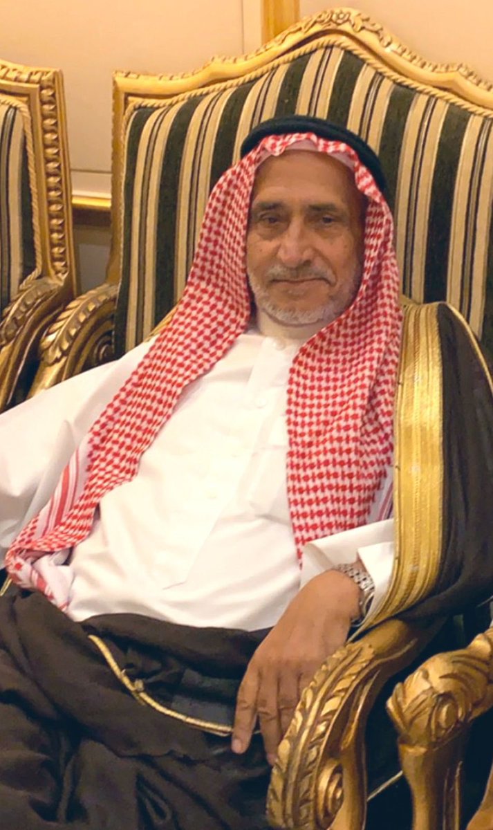 الأستاذ القدير #عبدالرزاق_المذي في ذمة الله 

على يديك تتلمذنا
ومن معين علمك وأدبك نهلنا
ومن ضياء خلقك الرفيع اقتبسنا 

رحمك الله أيها الجليل
وجزاك عنا خير الجزاء
وجعل قبرك روضة من رياض الجنة 
وجمعنا بك في الفردوس الأعلى من الجنة 
وألهمنا وذويك ومحبيك وتلاميذك الصبر والسلوان