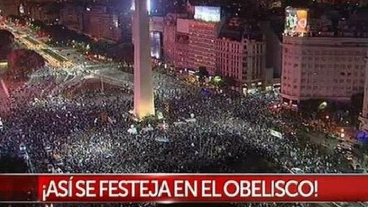 Toda España viendo a Almudena liarse con Borja: #LaIslaDeLasTentaciones20