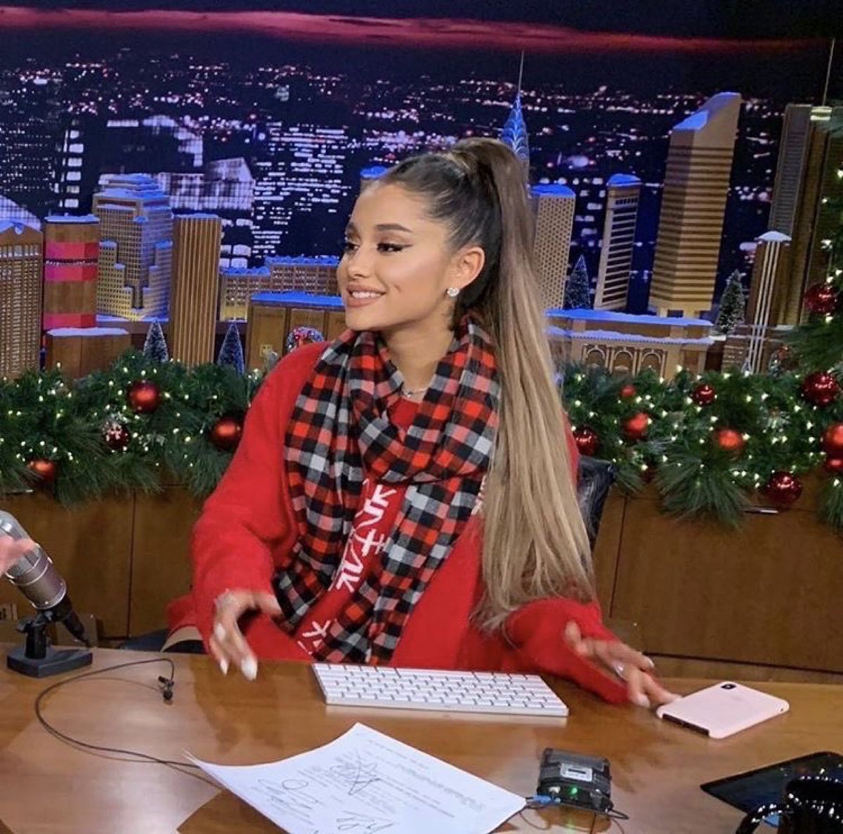 petalheals's tweet photo. holidaze https://t.co/BHe5SV7RcK