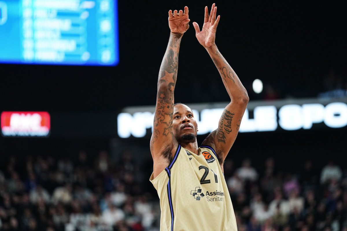 FCBbasket's tweet photo. 12 rebots ja de Clyburn! Espectacular, Will! 🔥 https://t.co/XGI0uRdmuG