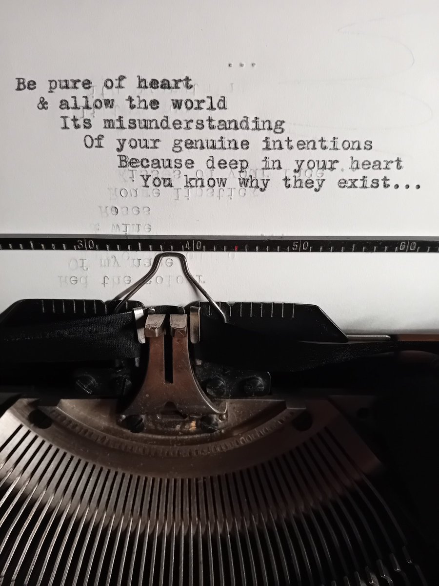EmmaRugg's tweet image. Be pure of 🖤... #typewriter #typewritten