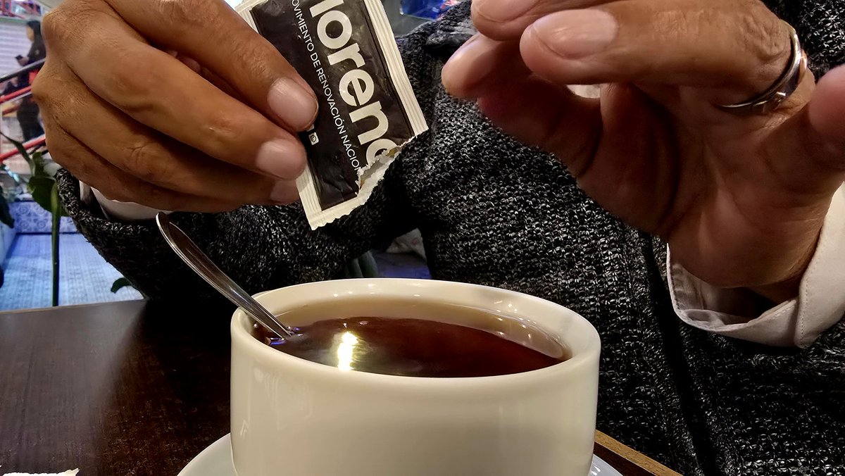 #TataQuispe:
Un sultana bien caliente para calentar el cuerpo en una tarde lluviosa en la ciudad de #LaPaz