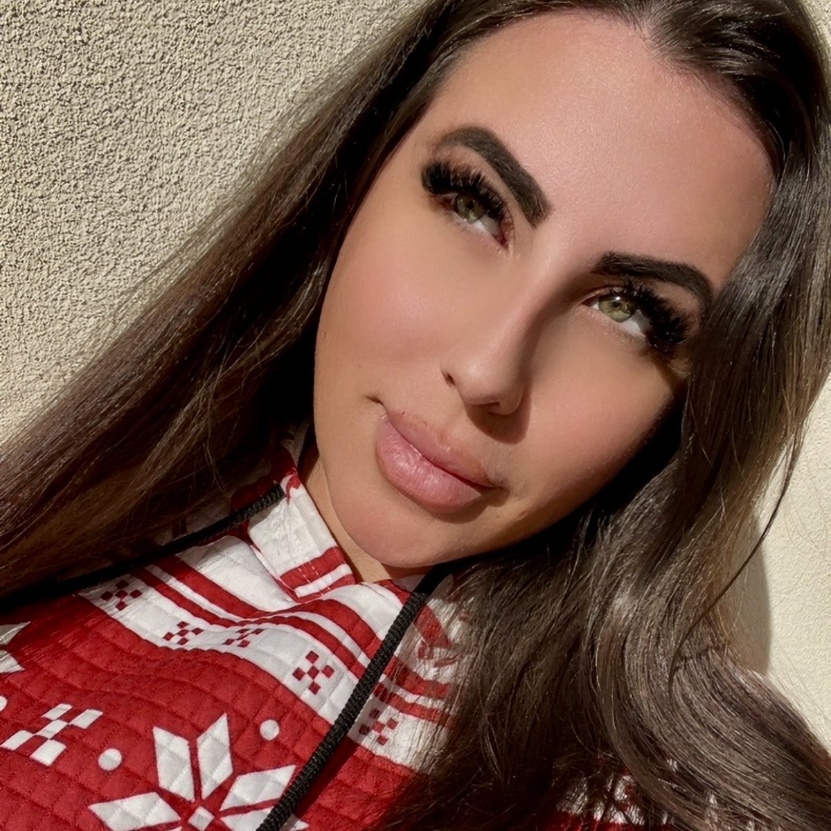 hey_dria2's tweet image. The way she slays my eyelashes….🙂‍↔️ 
#lashes #GreenEyes #selfie #vibes #obsessed