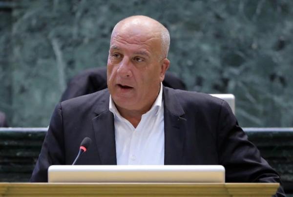 النائب الظهراوي يطالب بالسماح لسيارات الإسعاف والدفاع المدني باستخدام مسرب الباص السريع 