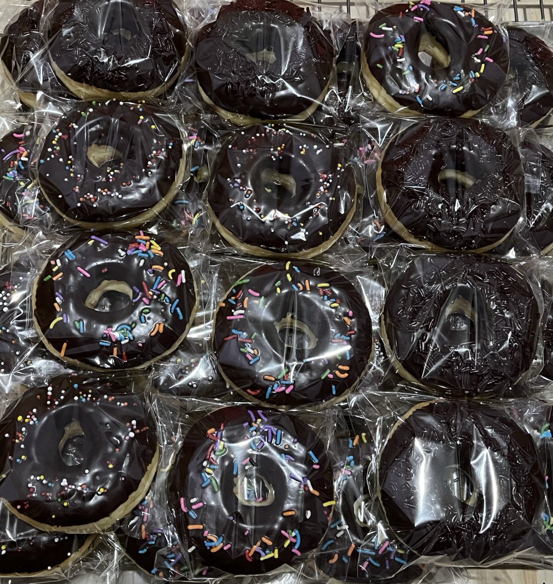 Semangat pagi, semangat menjemput rezeki 
Rabu berkah, semoga dagangan kita hari ini laris manis dan terjual habis