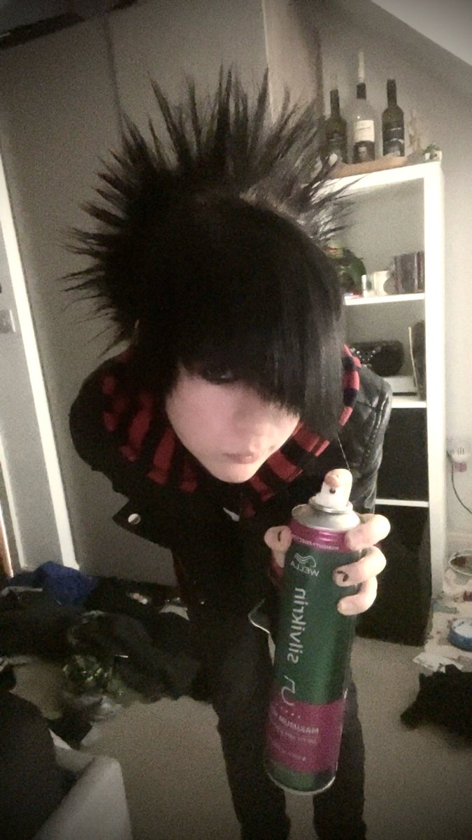 XxPOSERxX tweet media