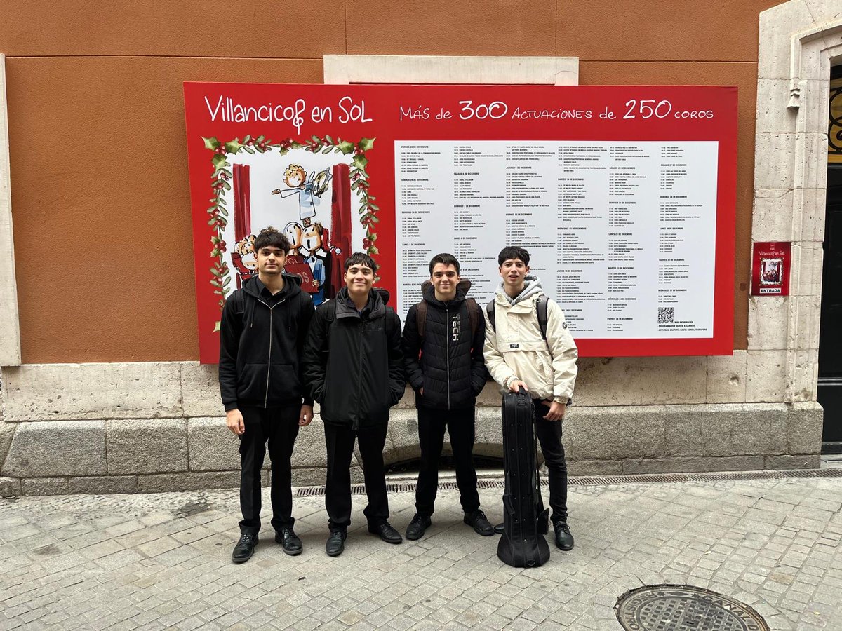 Como ya es tradición por estas fechas, hemos vuelto a participar en el ciclo Villancicos en Sol en la Real Casa de Correos.
En el siguiente enlace se puede disfrutar de la actuación de nuestro cuarteto de trombones:
playmad.madrid/videos/categor…