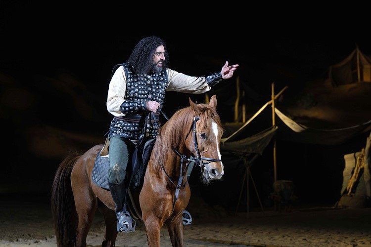 «جمر الغضا» تختتم «ليالي المسرح الصحراوي الـ 9» -انطلق في الشارقة 12 الجاري بمشاركة 5 دول 