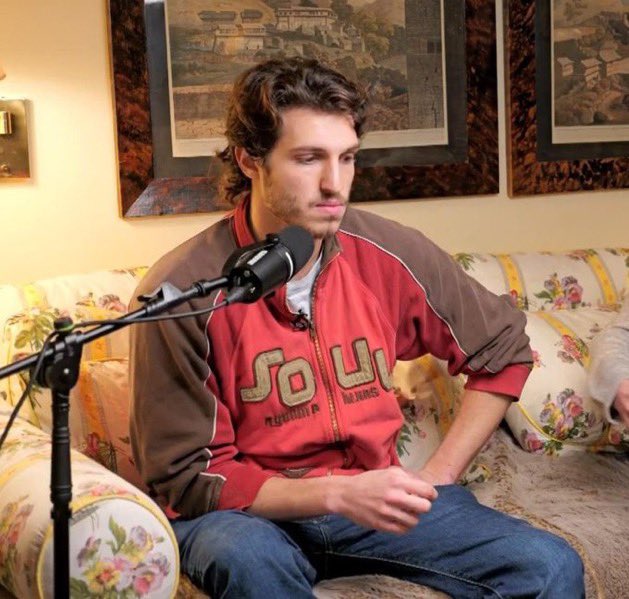 iihtishamm's tweet image. Like father, like son.
@Kasim_Khan_1999 wearing the same shirt his father, Imran Khan, once wore during a family trip to northern Pakistan, now seen in a Sky News interview. Kasim &amp;amp; Suleman demanded their father’s release and spoke about the harsh conditions he is facing in jail.