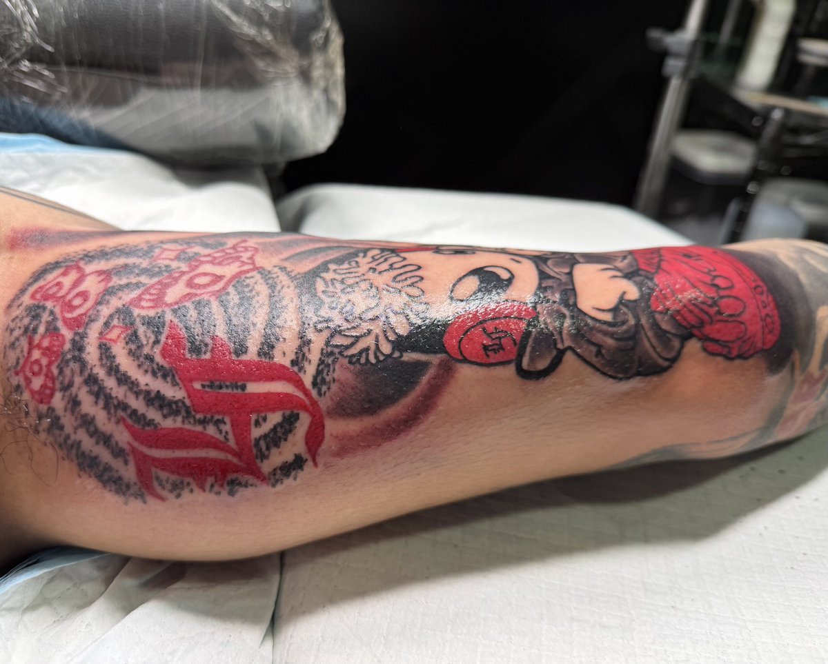 markjaydar's tweet image. Just wanna show off my new tats of Lamelo Ball’s brand.