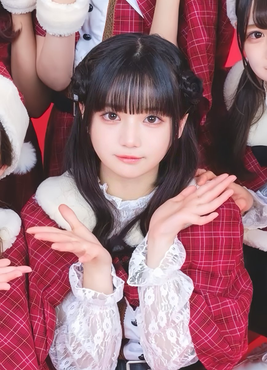 yu❤︎ページ 1月のスマホ壁紙です。かまくらとまんぷく子ペンギンたち🐧個人使用の