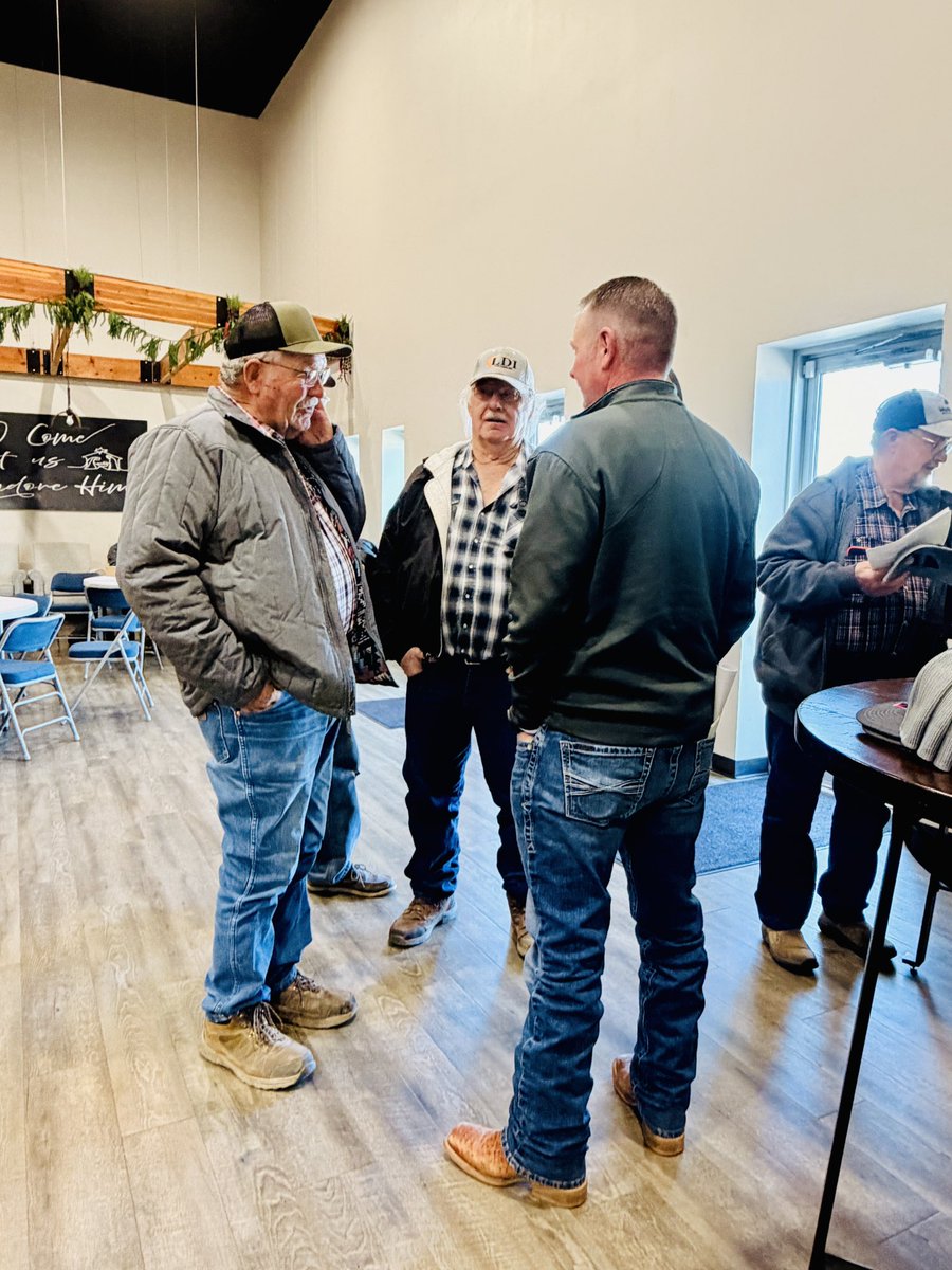 AgServiceInc2's tweet image. Last week we hosted a grower meeting with Helena Agri-Enterprises near our Hillsboro location. 

Several great topics were discussed! 

We want to extend a “thank you” to Greg and John with Helena for presenting. And we want to thank our customers for finding time to attend.