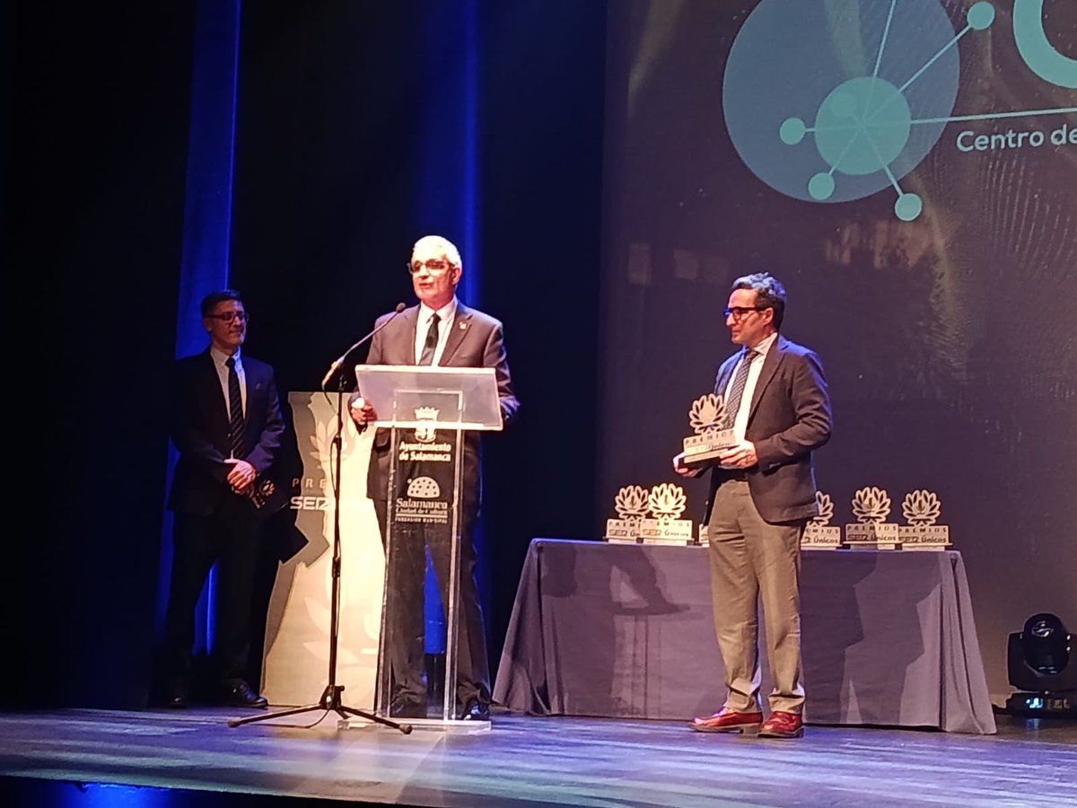 ✅ Gracias de todo corazón, en nombre del ⁦<a href="/ciccancer/">Centro de Investigación del Cáncer/CSIC-USAL-FICUS</a>⁩ , por el Premio «SER Únicos» de ⁦<a href="/SERSalamanca/">Radio Salamanca Cadena SER</a>⁩. Todo un honor para todos los científicos, técnicos, administrativos y personal laboral trabaja por hacer un ⁦<a href="/ciccancer/">Centro de Investigación del Cáncer/CSIC-USAL-FICUS</a>⁩ cada vez mejor. <a href="/usal/">Universidad de Salamanca</a> ⁦<a href="/CSIC/">CSIC</a>⁩
