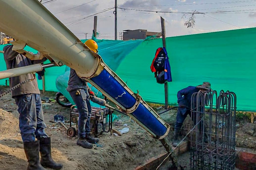 ✅Las obras del hangar para los coches eléctricos, que se realizan al lado del Nuevo Chambacú, avanzan a buen ritmo y ya alcanzan un 20 % de ejecución.
👉Este patio-taller será clave para impulsar el turismo sostenible y el bienestar animal.
#Avanzamos con hechos <a href="/dumek_turbay/">Dumek Turbay Paz</a>