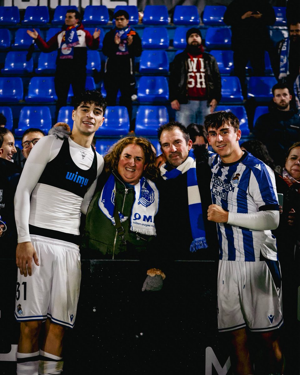ionf10's tweet photo. RT @RealSociedadEUS: Ametsak egi bihueruz. 💫
Txikitatik elkarrekin. 🔙
Lander eta Jon. Jon eta Lander. 💙

𝗭𝘂𝗯𝗶𝗲𝘁𝗮 🏠 https://t.co/8b2xg5MjvL