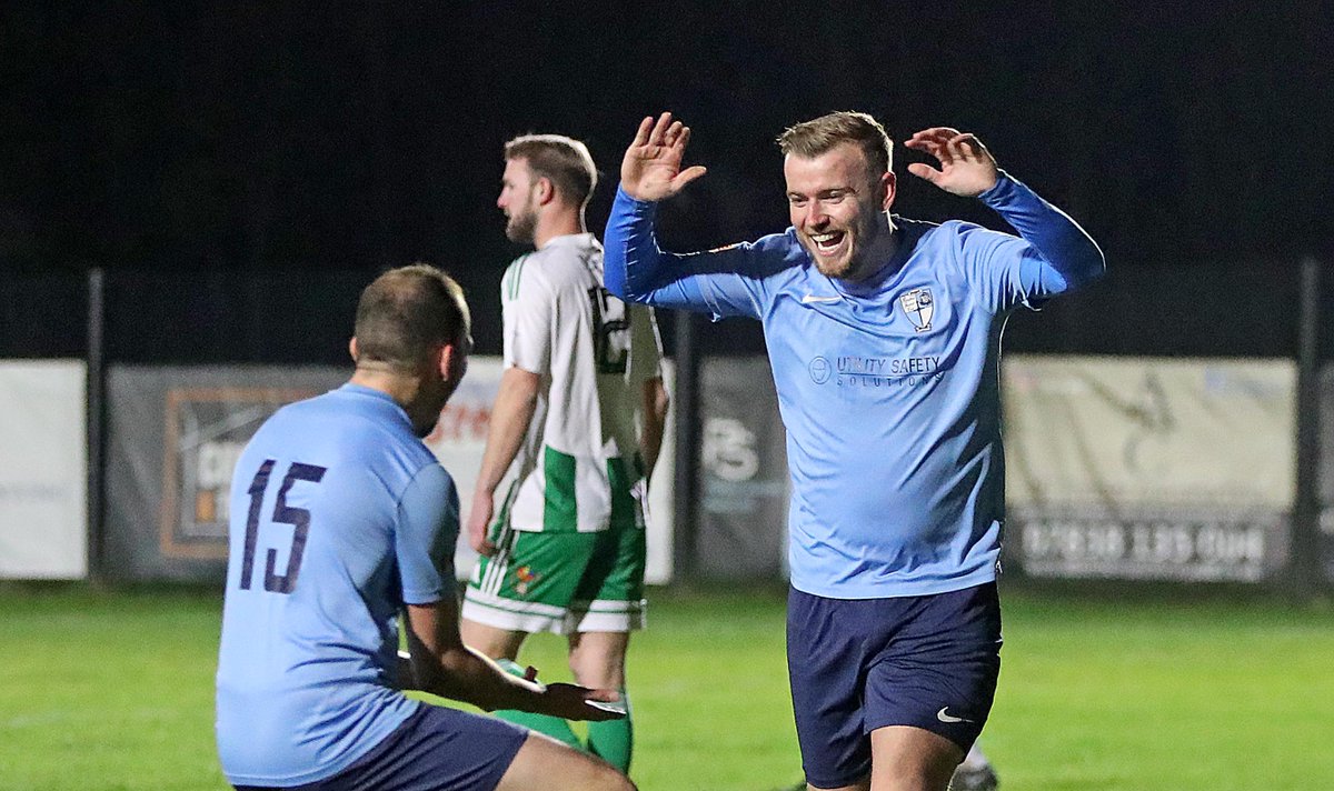 NickyHayesPhotos tweet media