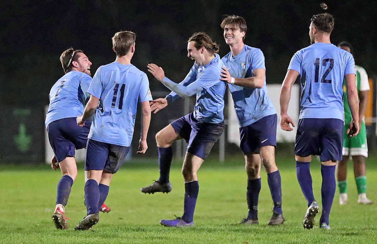 NickyHayesPhotos tweet media