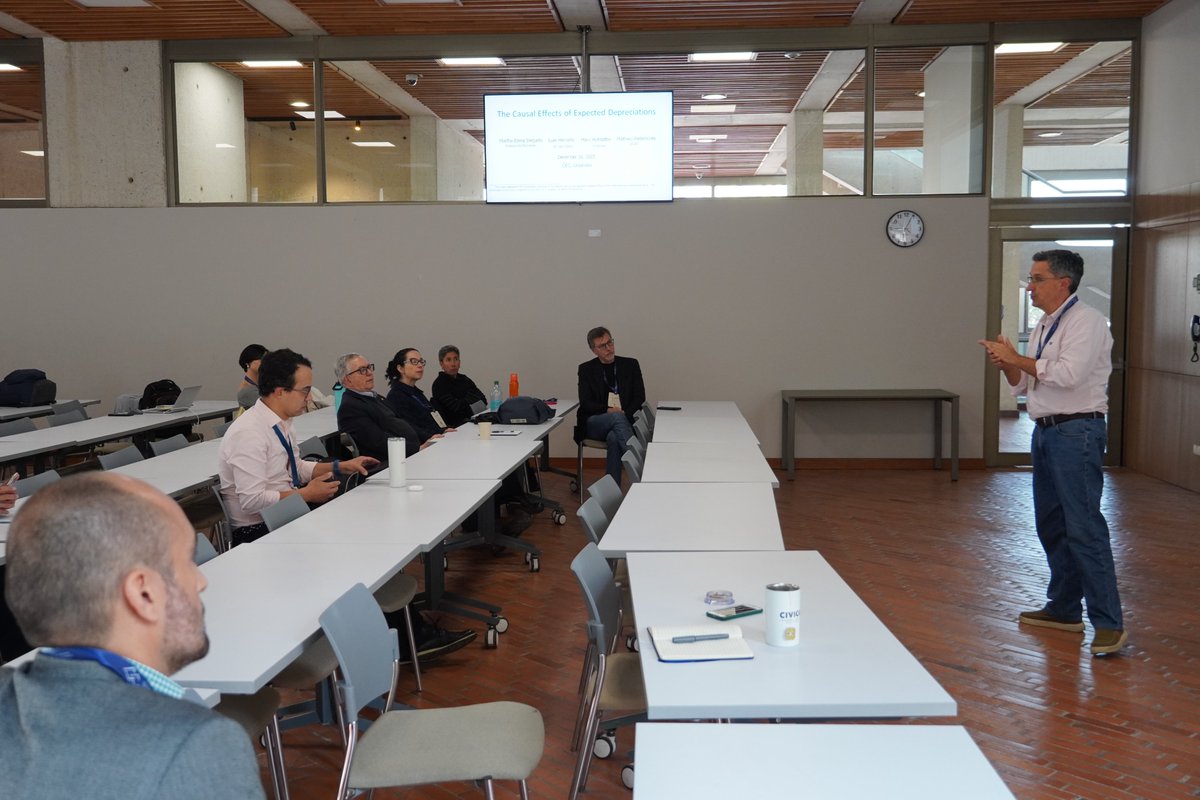 Economía Uniandes tweet media