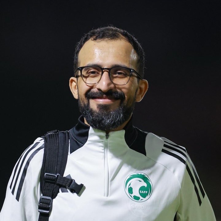 MUA_I10's tweet image. لم يجمعنا اي عمل ولم التقي به الا مره واحده من خلال احدى الورش، وكل ما كان بيني وبينه تواصل بسيط بالهاتف.
لكني فُجعت كغيري من الزملاء بوفاته، نسأل الله له الرحمه والمغفرة 

رحمك الله يا زامل، ثم هنيئاً لكل انسان يترك الفانية بهذه السمعة والصيت وبهذا الخير والتأثير في قلوب من…