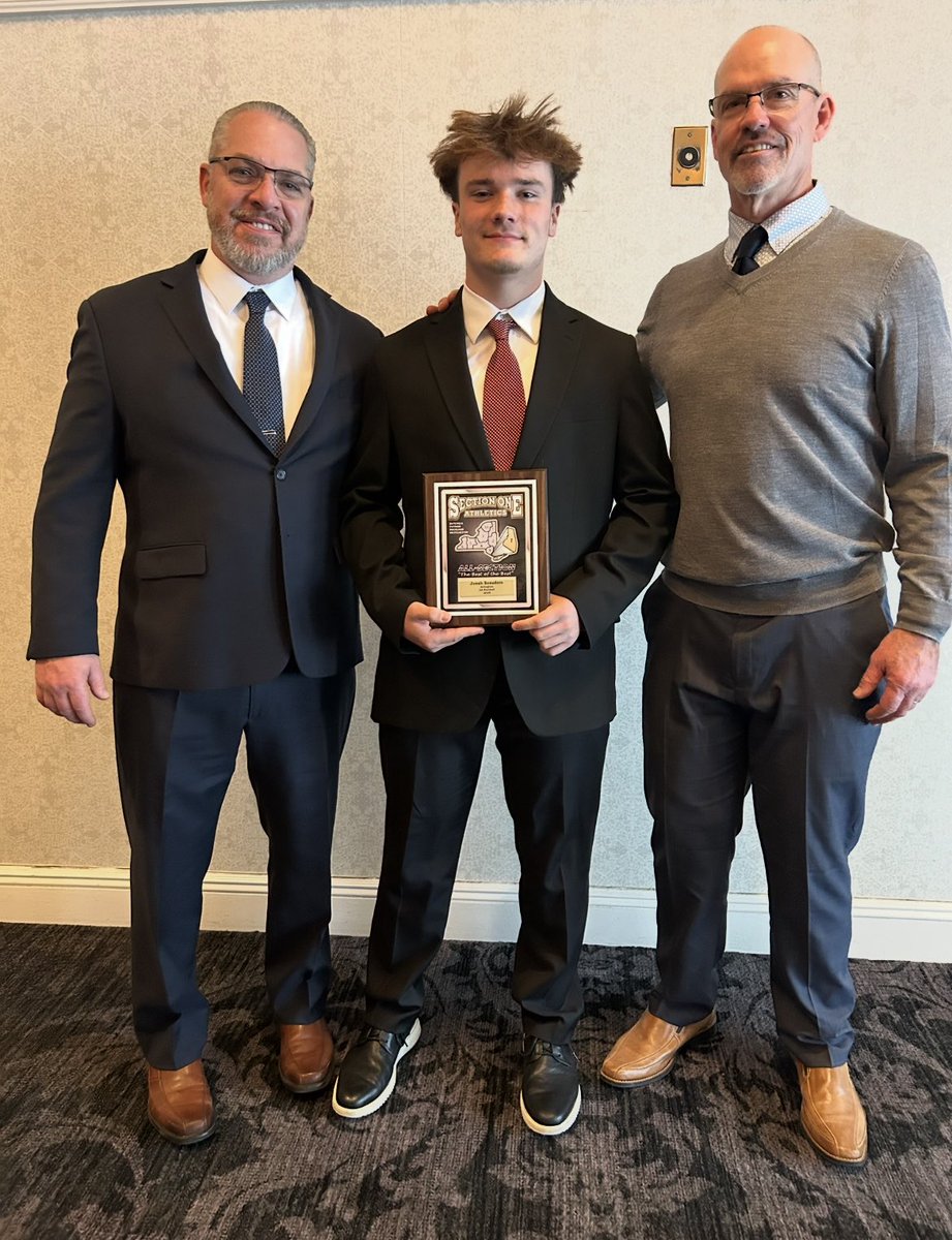 Had a great time this past weekend at the section one football banquet being chosen and honored by <a href="/SOFCA_Coaches/">SOFCA</a> for earning All-Section Honors as a RB/LB. Was a pleasure to represent <a href="/AdmiralFootball/">Coach Morano</a> with my fellow Teamates and coaches.
<a href="/KDJmedia1/">Kevin Devaney Jr.</a> <a href="/FaMSportsVF/">FaM Sports New York Varsity</a> <a href="/ArlingtonTouch1/">Arlington Touchdown Club</a>