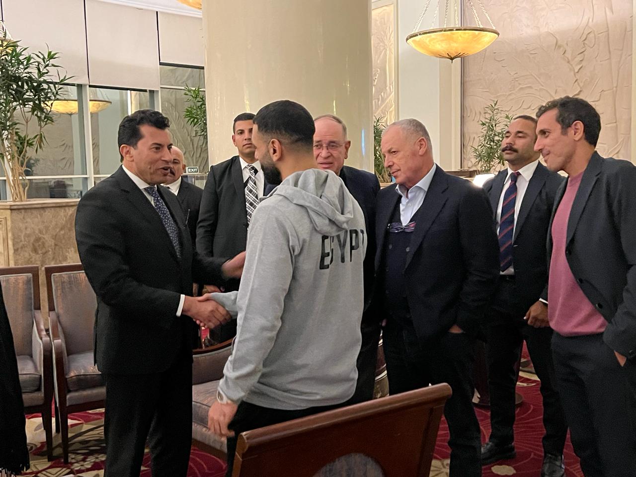 أشرف صبحي وزير الرياضة وهاني أبو ريدة يحفزان منتخب مصر قبل أمم أفريقيا 