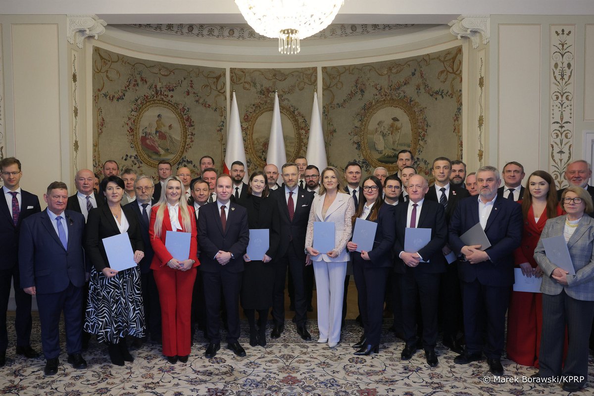 SliwkaAndrzej's tweet image. 🚨Ucieszyła mnie informacja, że w skład Rady Rolnictwa i Obszarów Wiejskich przy Prezydencie RP weszli dwaj świetni eksperci z mojego regionu. Wielkie gratulacje👏 i szacunek dla Łukasza Pergoła i Roberta Nowackiego. Wasza wiedza i doświadczenie przydadzą się Polsce 🤝🇵🇱