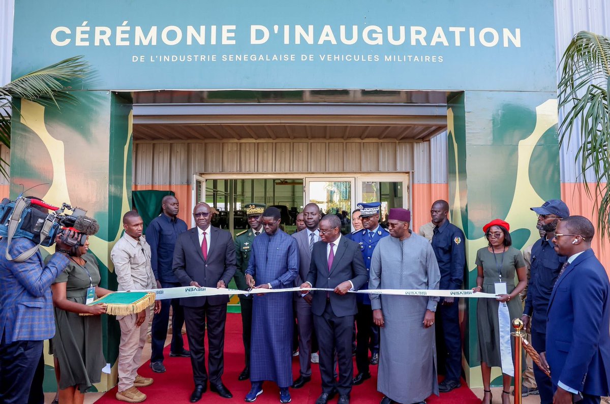 mincom_sn's tweet photo. 🇸🇳 Inauguration d’ISEVEM à l’APROSI, en présence du Président de la République, accompagné des Ministres de l’Industrie et du Commerce et des Forces armées.
Une étape majeure vers la souveraineté industrielle et sécuritaire du Sénégal et de la sous-région.
#ISEVEN #Souveraineté https://t.co/C9vZrVTFeD