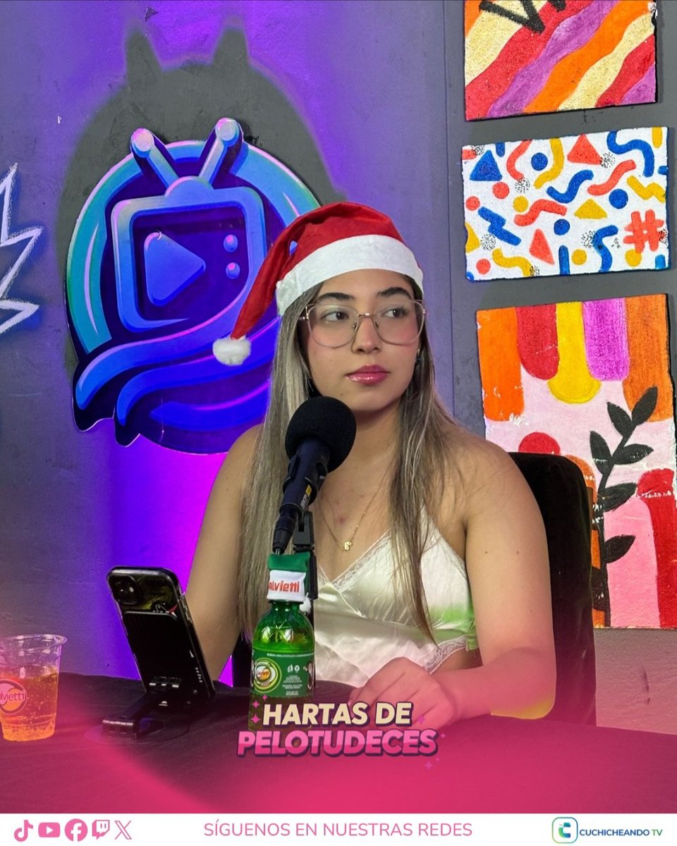 CuchicheandoTv's tweet photo. Se siente en el ambiente...
las risas se adelantan, las tradiciones  despiertan y ellas se vinieron de mamanuelas ✨️
Porque cuando el año empieza a despedirse, algo lindo siempre está por llegar. 🎁

#cuchicheandotv #tradiciones #hdp #mamanuelas #añonuevo https://t.co/hGCYb4XafJ