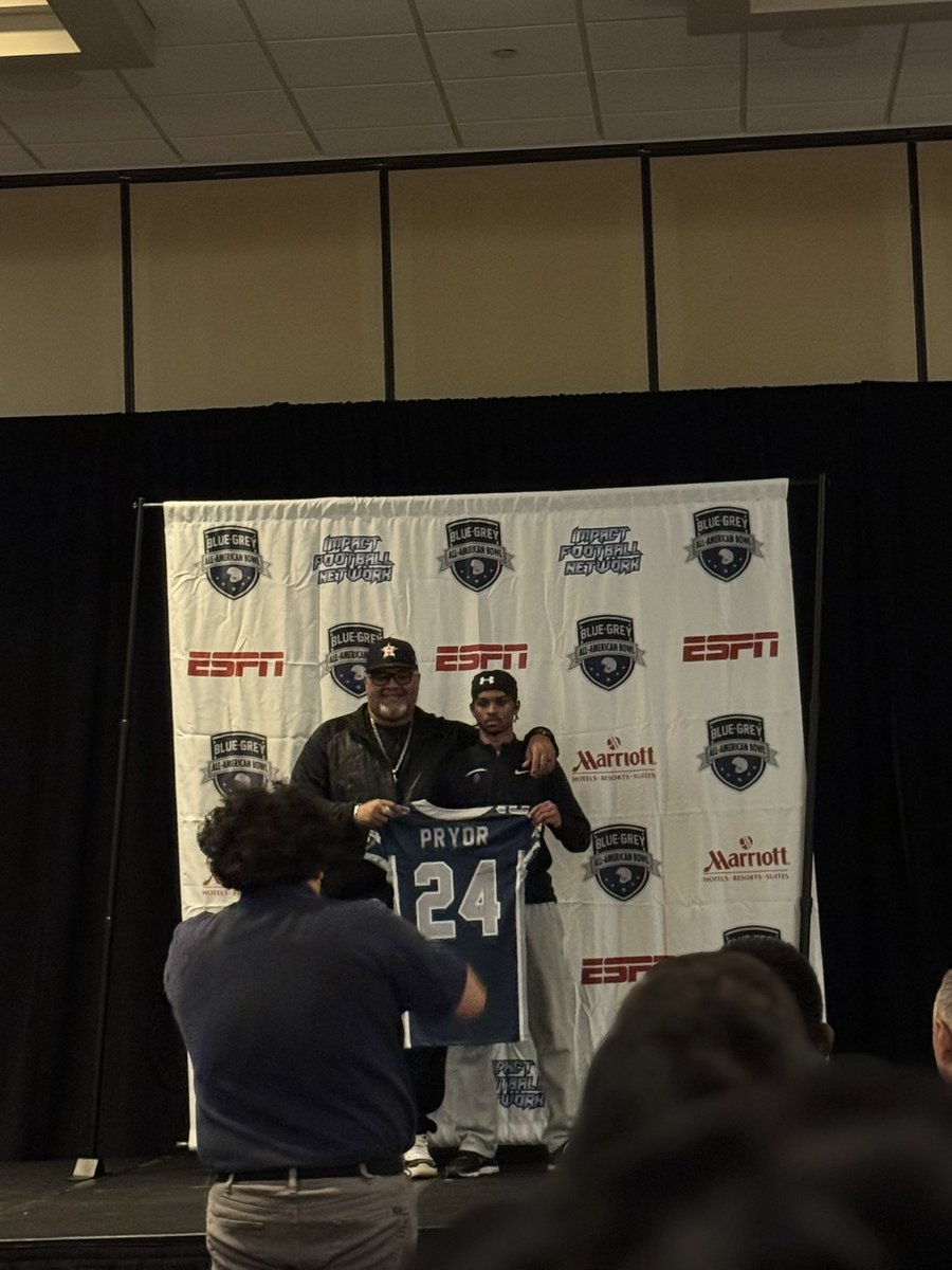 Coach Alexander tweet media