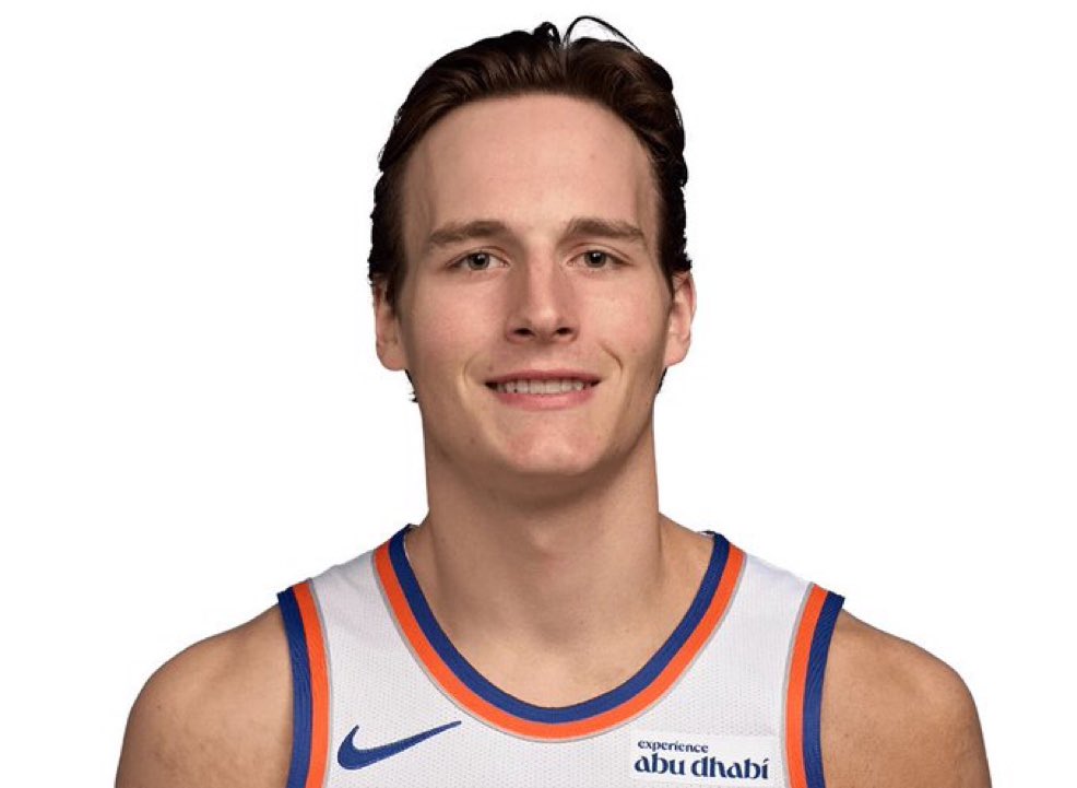 This man is untouchable everybody