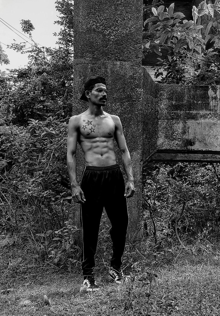 hotmensajith99 tweet media