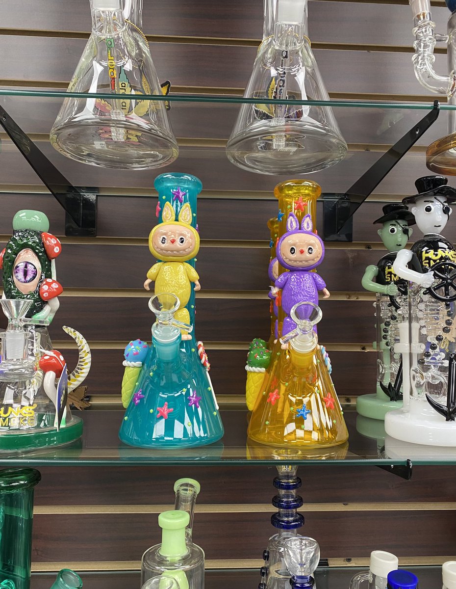 Therapist: the labubong isn’t real it can’t hurt you

The labubong: