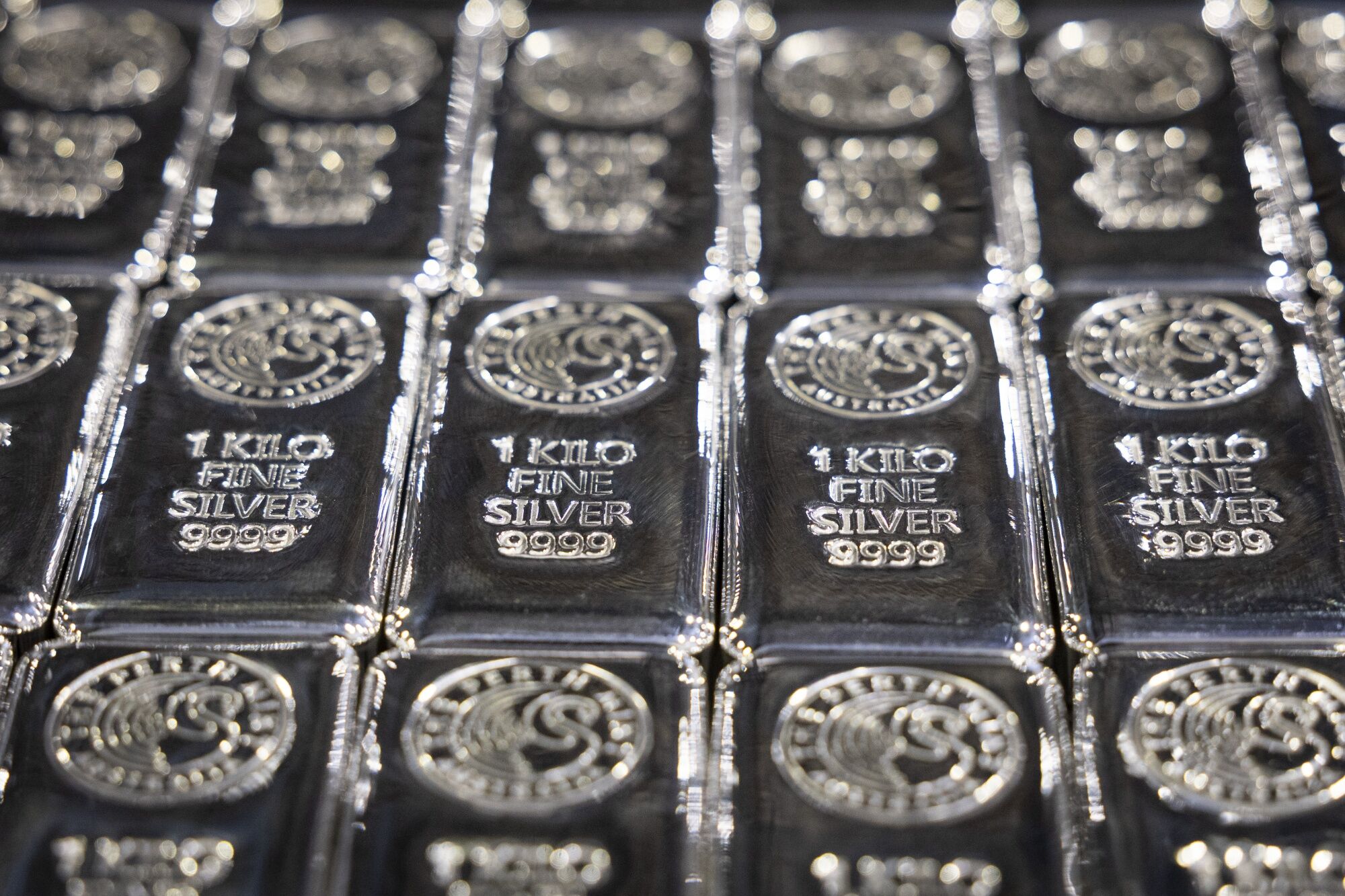 عاجل | أونصة الفضة تخترق مستويات 66 دولاراً للمرة الأولى في تاريخها #صحيفة_الخليج 