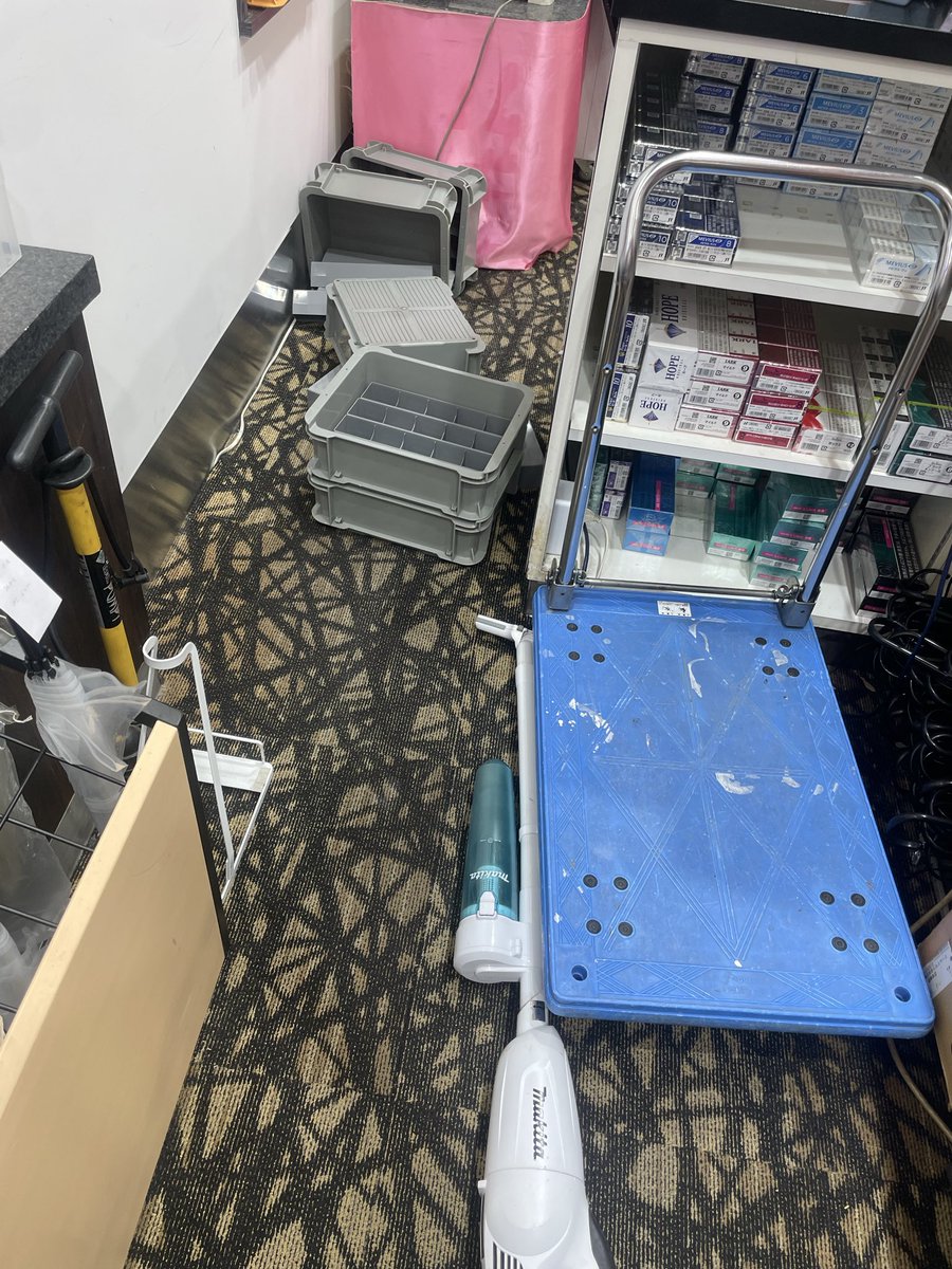 こちらはOPENと同時に転びました‼️
こちらも対応お願いします‼️