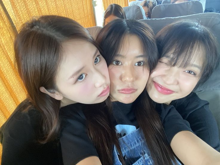 LJLuthors's tweet photo. Janjaneciize siendo las más pegajosa 

#kapookciize #กระปุกไซซี 
#Janjingjing #แจนจิงจิง
#KaoJaneJaneKao #เก้าเจนเจนเก้า https://t.co/HcpsO2Nfwc