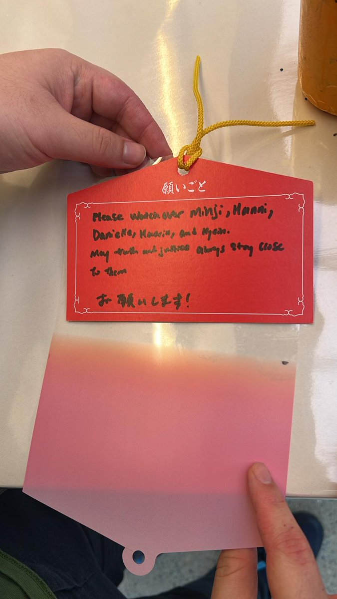 Tokki_ql's tweet photo. My sister made a wish on my behalf at Tenmangu shrine for NewJeans, since I couldn't travel to Japan due to work commitments.

♥️♥️♥️♥️♥️
🧸🦦🐶🐱🐹
🍀🍀🍀🍀🍀
🙏🙏🙏🙏🙏 https://t.co/YmyI4UcfyD
