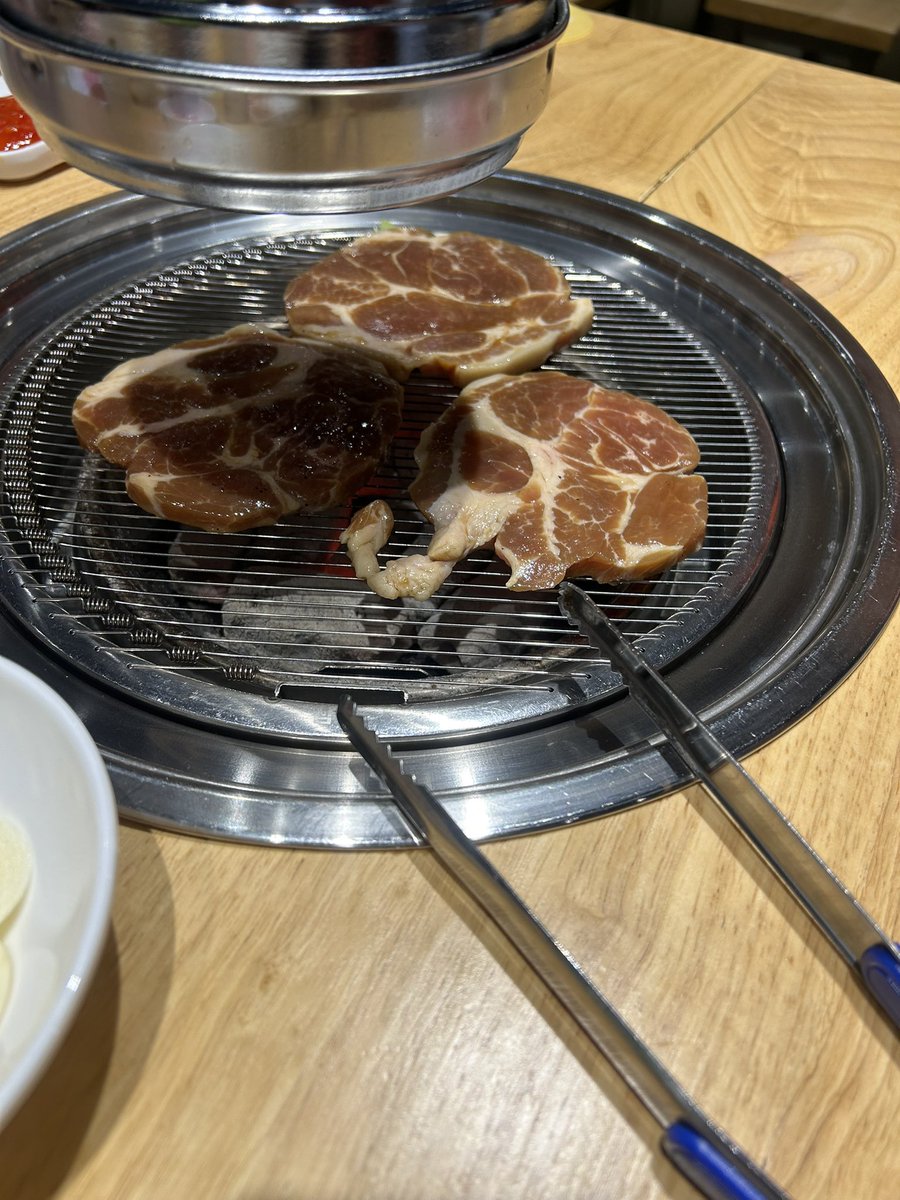 lyc1979's tweet photo. 吃烤肉了 https://t.co/P9V4beryuE