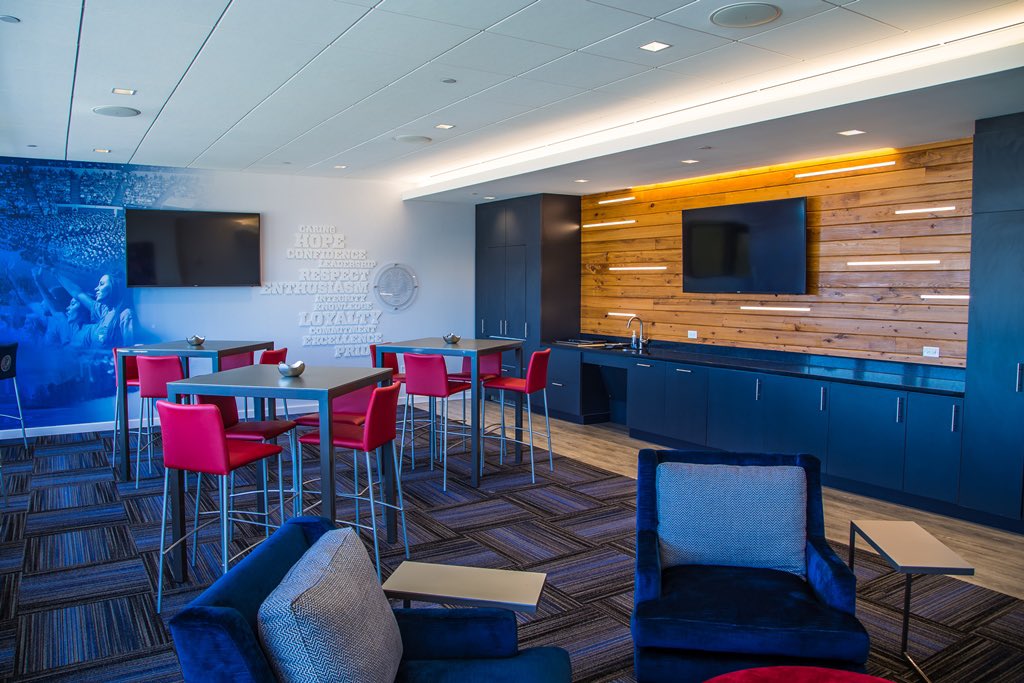 TimBrandonArch's tweet image. Reminiscing on the design of Louisiana Tech University’s press box. Created to elevate the game day experience with premium suites, modern press and broadcast areas, and clear sightlines throughout. Proud to see how this project continues to serve the Bulldog community!