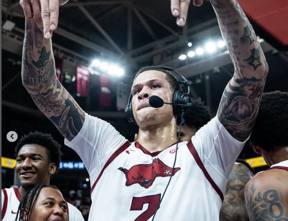 Aaron_Torres's tweet image. Trevon Brazile this month:

* 21 points, 5 boards, 3-4 from three vs. Louisville
* 24 points, 10 boards, 4-5 from three vs. Texas Tech
* 26 points, 4 boards, 5-7 from three vs. Queens

NO big man has been playing better the last few weeks than TB has