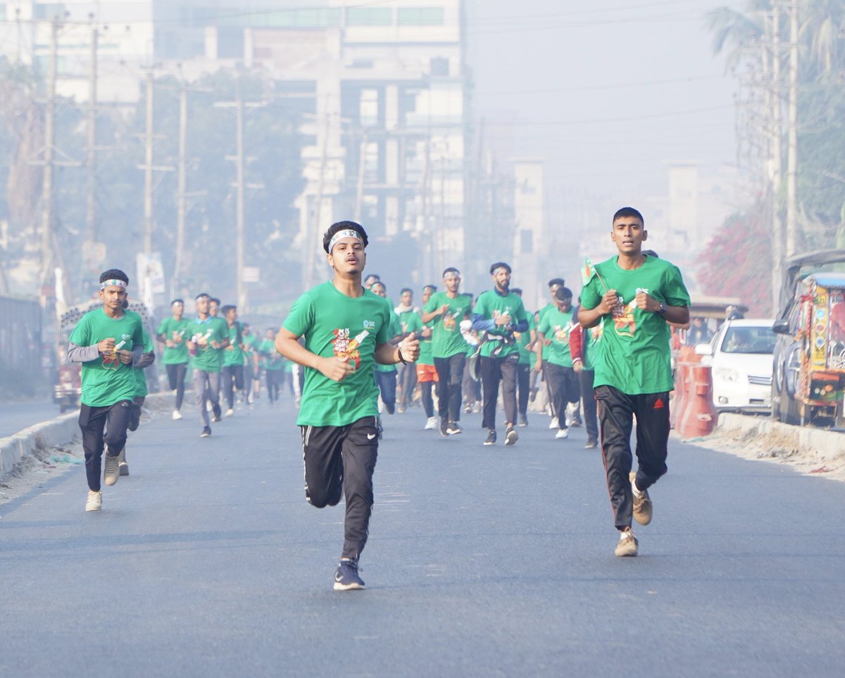 Mjulker9's tweet photo. ৫৫তম বিজয় দিবস উপলক্ষে Run For Victory With Shibir–25 এর আয়োজন করেছে বাংলাদেশ ইসলামী ছাত্রশিবির, গাজীপুর মহানগর শাখা।

আয়োজনে প্রধান অতিথি হিসেবে উপস্থিত ছিলেন কেন্দ্রীয় প্রশিক্ষণ সম্পাদক শরীফ মাহমুদ।

#Bangladesh
#Chhatrashibir
#Victory
#16December https://t.co/JB14iKrZGs