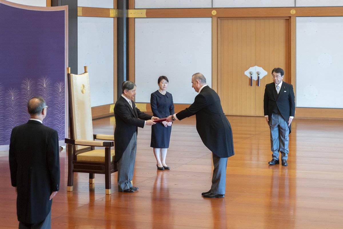On November 27th, Ambassador Nasser Shraideh had the honor of presenting Letters of Credence to His Majesty the Emperor of Japan.
The Embassy will continue our efforts to deepen friendship and cooperation between our two nations.